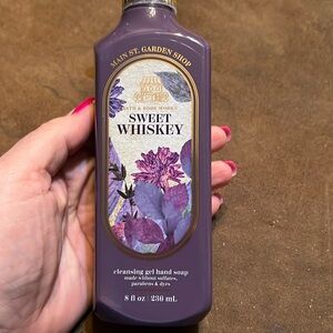 NWT B&BW Sweet Whiskey Cleansing Gel Hand Soap